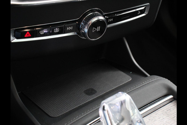Volvo XC90 2.0 T8 Plug-in hybrid AWD Ultra Dark Panoramadak Navigatie Apple Carplay Android Auto 360 camera Parkeerhulp Adaptive Cruise Control Verwarmde en geventileerde voorstoelen Head-up-display Harman Kardon Premium Sound Memory stoelen met massagefunctie Climate Control Matrix-ledkoplampen