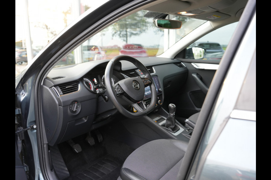 Škoda Octavia Combi 1.0 TSI Greentech Business Edition | Apple Carplay/Android Auto | Stoelverwarming | Climate Control |