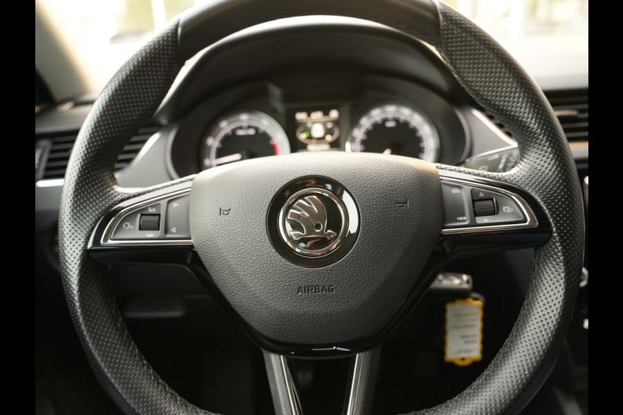 Škoda Octavia Combi 1.0 TSI Greentech Business Edition | Apple Carplay/Android Auto | Stoelverwarming | Climate Control |