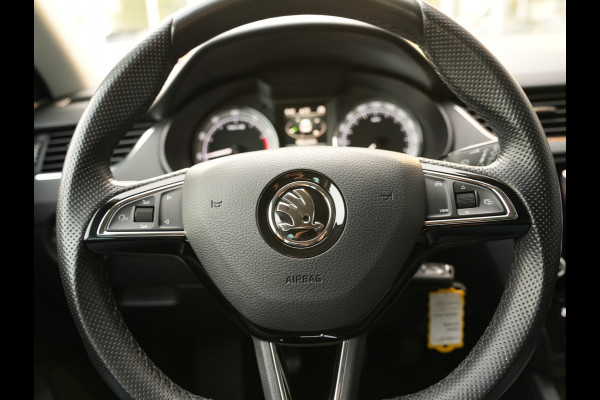 Škoda Octavia Combi 1.0 TSI Greentech Business Edition | Apple Carplay/Android Auto | Stoelverwarming | Climate Control |