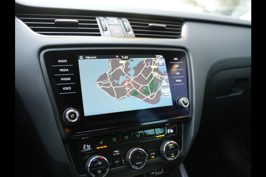 Škoda Octavia Combi 1.0 TSI Greentech Business Edition | Apple Carplay/Android Auto | Stoelverwarming | Climate Control |