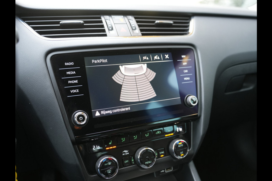 Škoda Octavia Combi 1.0 TSI Greentech Business Edition | Apple Carplay/Android Auto | Stoelverwarming | Climate Control |