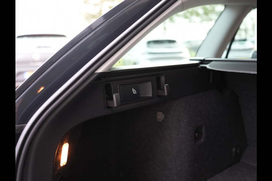 Škoda Octavia Combi 1.0 TSI Greentech Business Edition | Apple Carplay/Android Auto | Stoelverwarming | Climate Control |
