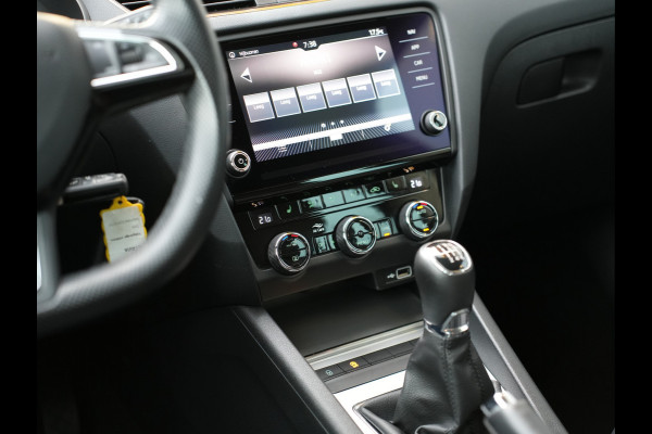 Škoda Octavia Combi 1.0 TSI Greentech Business Edition | Apple Carplay/Android Auto | Stoelverwarming | Climate Control |