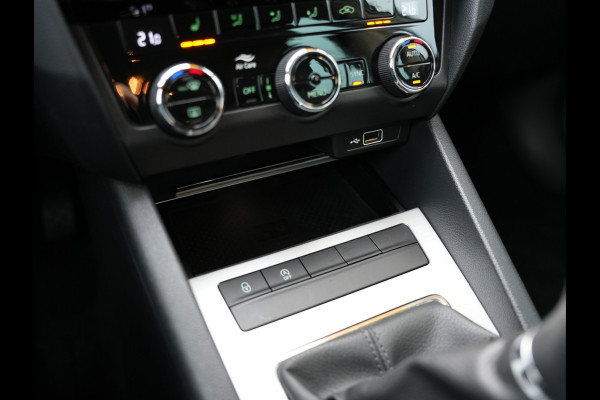 Škoda Octavia Combi 1.0 TSI Greentech Business Edition | Apple Carplay/Android Auto | Stoelverwarming | Climate Control |