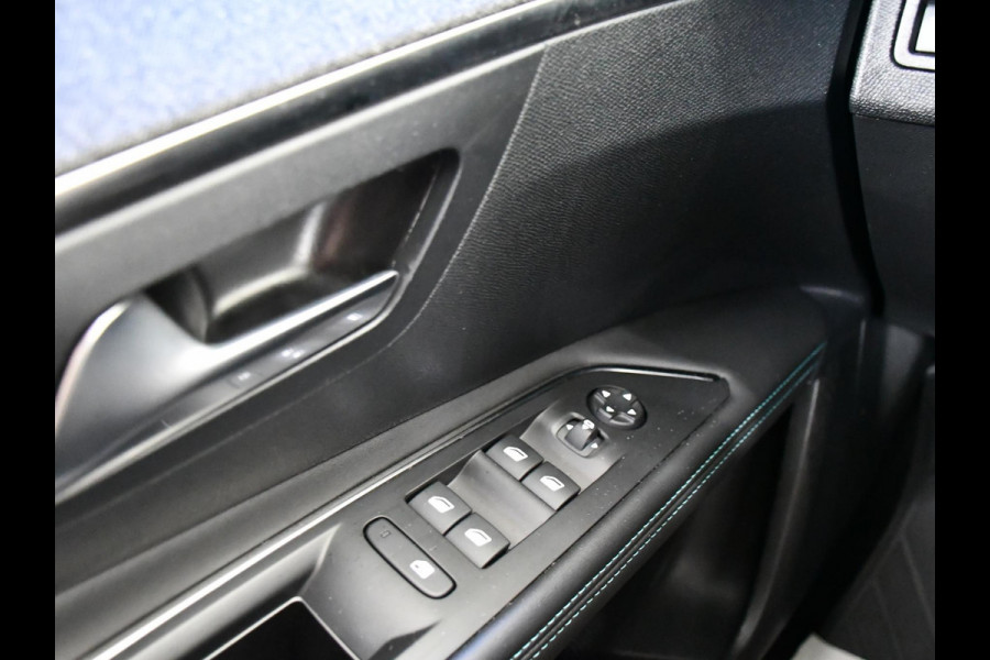 Peugeot 3008 1.2 PureTech Allure Pack Business | Navigatie | Keyless Entry + Start | Elektrisch bedienbare achterklep | Blind Spot Monitor | Apple CarPlay / Android Auto |