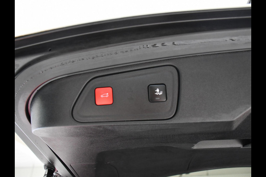 Peugeot 3008 1.2 PureTech Allure Pack Business | Navigatie | Keyless Entry + Start | Elektrisch bedienbare achterklep | Blind Spot Monitor | Apple CarPlay / Android Auto |