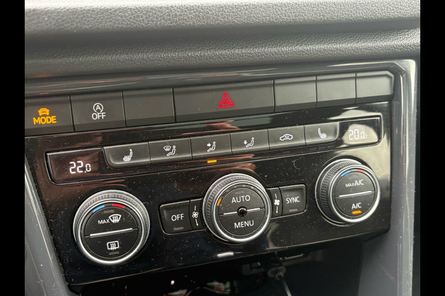 Volkswagen T-Roc 1.5 TSI Sport Business R 150pk | Trekhaak | Panoramadak | Stoelverwarming | Carplay | Cruise Control |