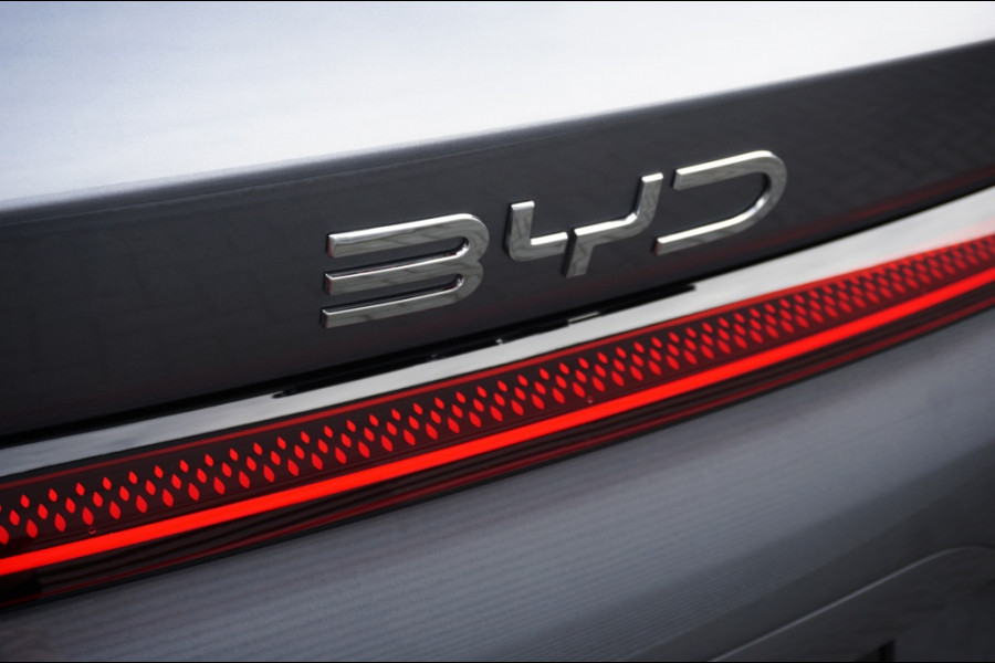 BYD SEAL U 1.5 DM-i FWD Boost 218 PK | 6 JR GARANTIE | NIEUW! | LUXE