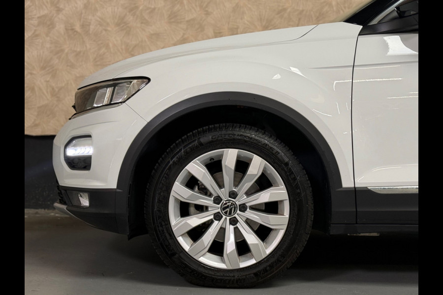 Volkswagen T-Roc 1.5 TSI Sportline Business | Sfeerverlichting | Camera | Carplay | Stoelverwarming