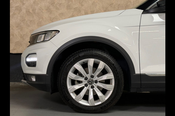 Volkswagen T-Roc 1.5 TSI Sportline Business | Sfeerverlichting | Camera | Carplay | Stoelverwarming