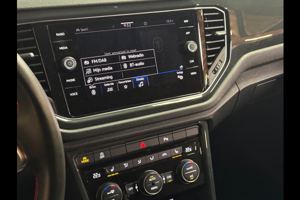 Volkswagen T-Roc 1.5 TSI Sportline Business | Sfeerverlichting | Camera | Carplay | Stoelverwarming