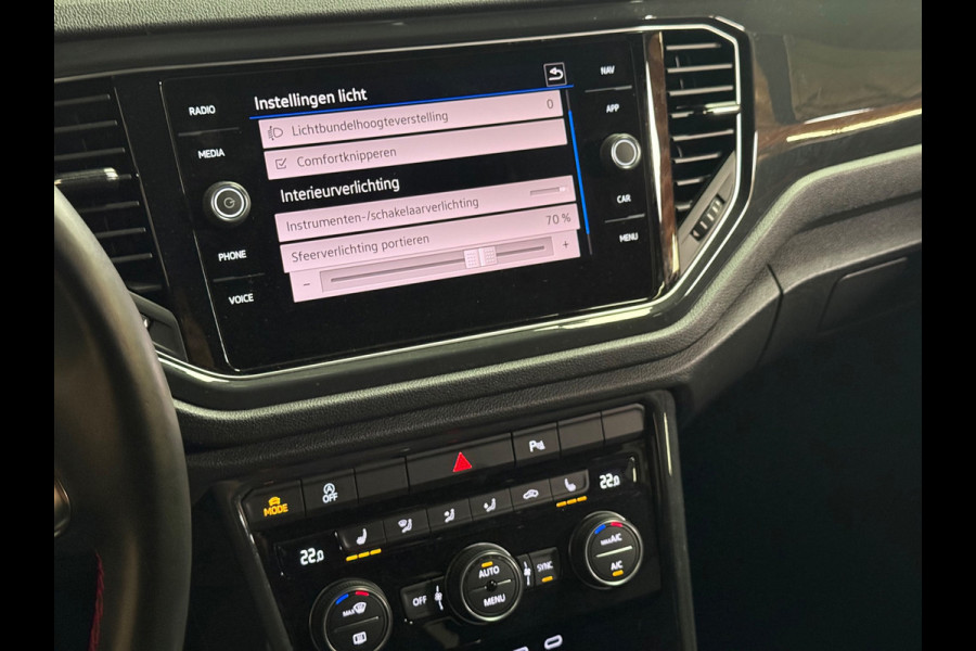 Volkswagen T-Roc 1.5 TSI Sportline Business | Sfeerverlichting | Camera | Carplay | Stoelverwarming