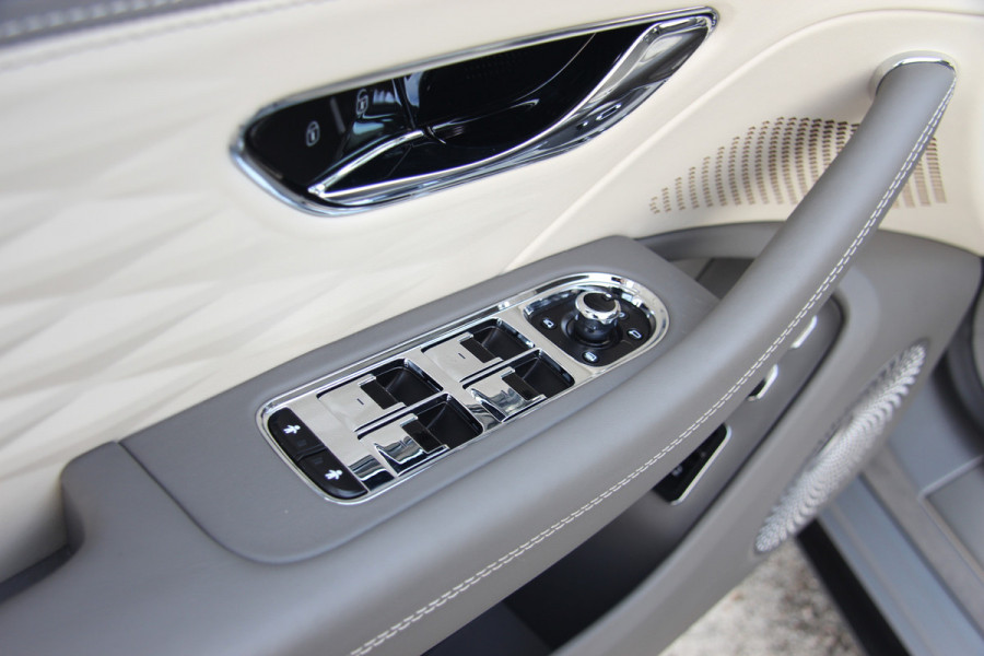 Bentley Flying Spur 2.9 V6 Hybrid | Blackline | Touring | Mulliner Driving Spec | B&O | Pano