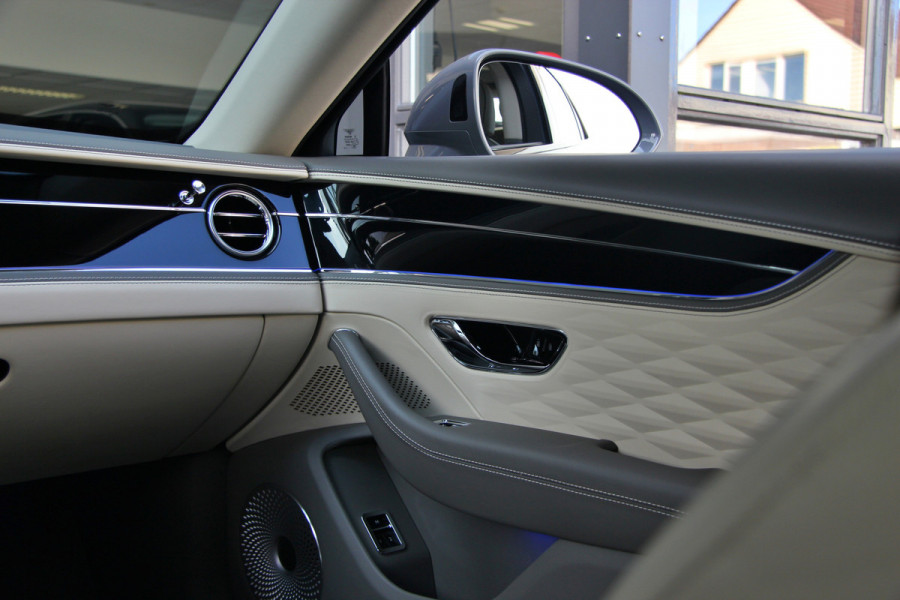 Bentley Flying Spur 2.9 V6 Hybrid | Blackline | Touring | Mulliner Driving Spec | B&O | Pano