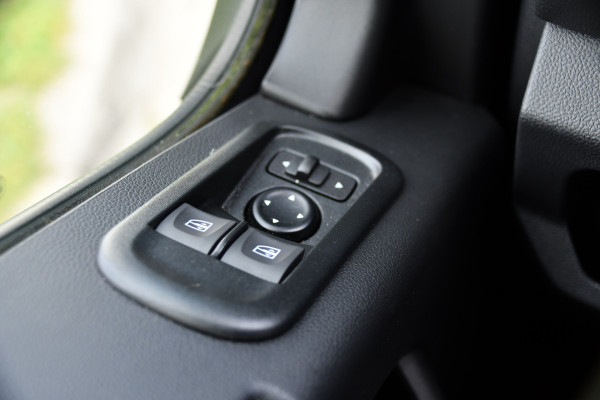 Renault Master T35 2.3 dCi 150 L3H2 PB Edition Cruise, Sensoren, 150pk, Multimedia, LED, Betimmering, Uniek!
