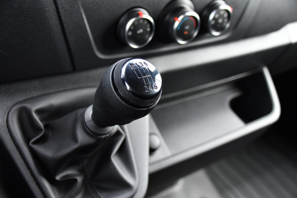 Renault Master T35 2.3 dCi 150 L3H2 PB Edition Cruise, Sensoren, 150pk, Multimedia, LED, Betimmering, Uniek!