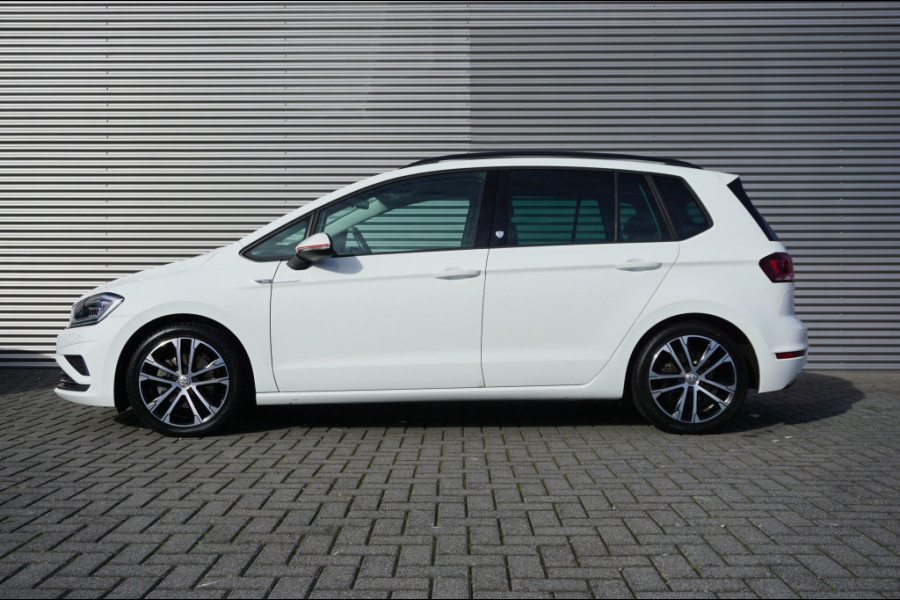 Volkswagen Golf Sportsvan 150PK Highline AUTOM. | TREKHAAK | WINTERPACK | CAMERA | NAVI