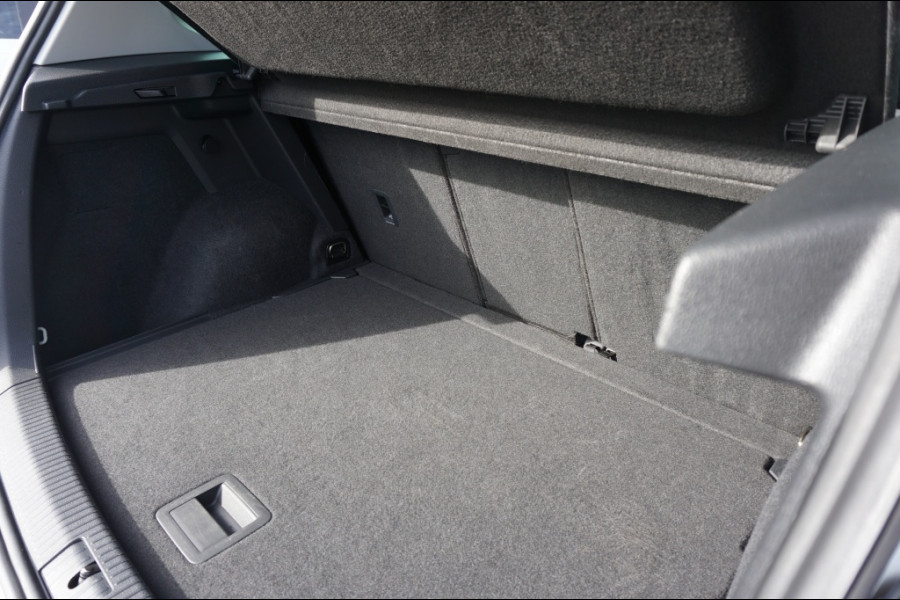 Volkswagen Golf Sportsvan 150PK Highline AUTOM. | TREKHAAK | WINTERPACK | CAMERA | NAVI