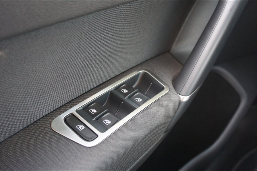 Volkswagen Golf Sportsvan 150PK Highline AUTOM. | TREKHAAK | WINTERPACK | CAMERA | NAVI