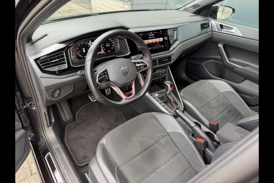 Volkswagen Polo 2.0 TSI GTI 18"/Panoramadak/Dodehoek/Stoelverwarming/Digital Cockpit Pro/Adaptieve cruise/IQ Light/Keyless/PDC v+a/Apple Carplay & Android Auto