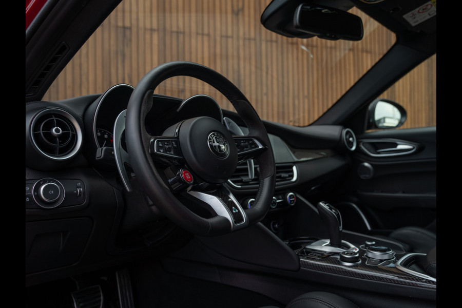 Alfa Romeo Giulia 2.9 V6 Quadrifoglio | Harman/Kardon | Adapt. cruise | Carplay | Carbon stuur