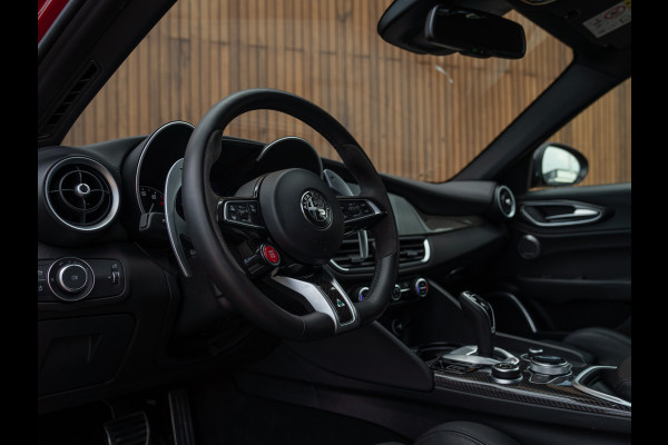 Alfa Romeo Giulia 2.9 V6 Quadrifoglio | Harman/Kardon | Adapt. cruise | Carplay | Carbon stuur