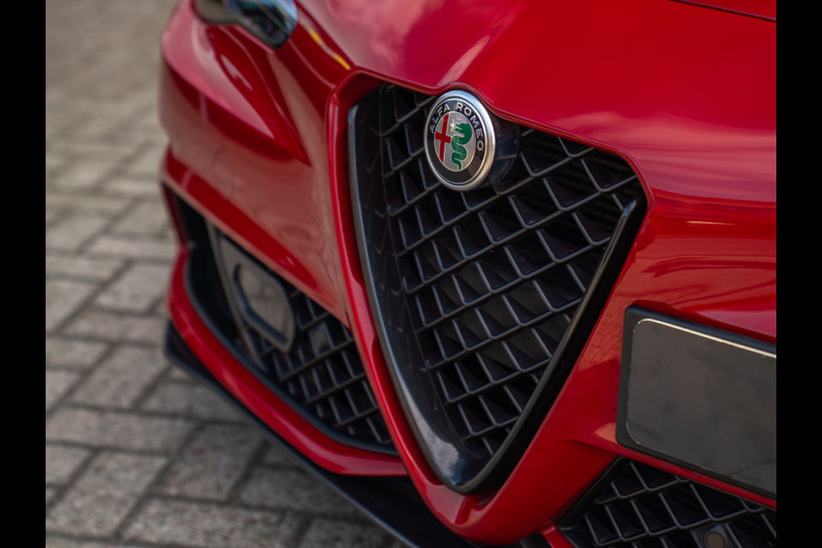 Alfa Romeo Giulia 2.9 V6 Quadrifoglio | Harman/Kardon | Adapt. cruise | Carplay | Carbon stuur