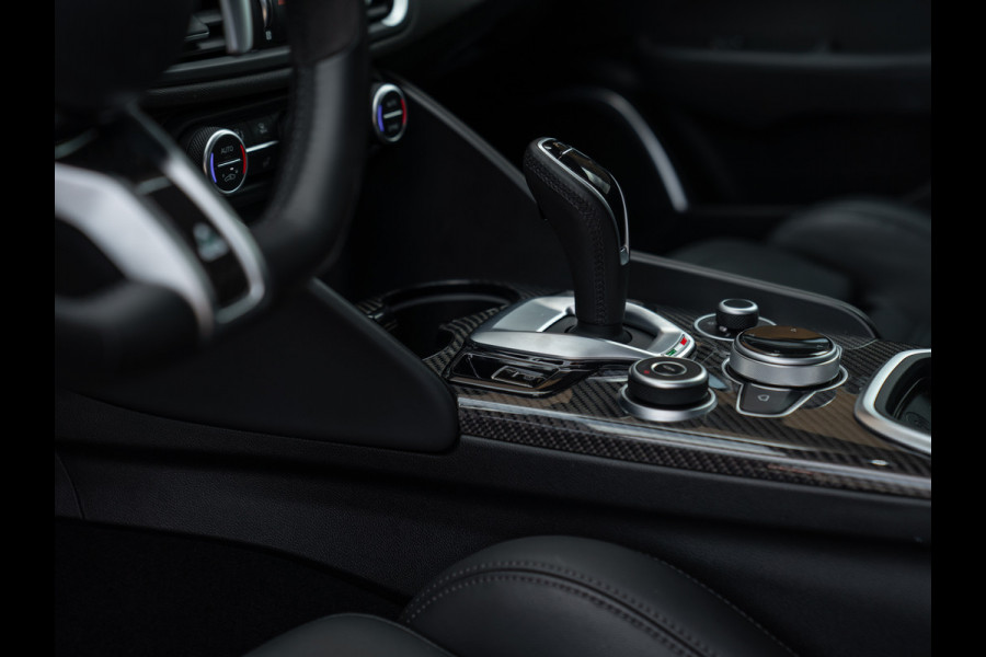 Alfa Romeo Giulia 2.9 V6 Quadrifoglio | Harman/Kardon | Adapt. cruise | Carplay | Carbon stuur