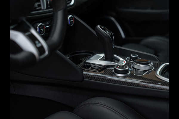Alfa Romeo Giulia 2.9 V6 Quadrifoglio | Harman/Kardon | Adapt. cruise | Carplay | Carbon stuur