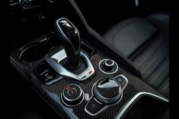 Alfa Romeo Giulia 2.9 V6 Quadrifoglio | Harman/Kardon | Adapt. cruise | Carplay | Carbon stuur