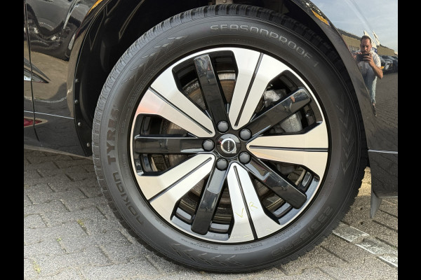 Volvo XC60 2.0 T6 Plug-in hybrid AWD Plus Dark | Trekhaak | Pano | Pilost Assist | Memory