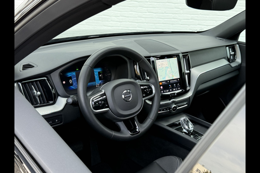 Volvo XC60 2.0 T6 Plug-in hybrid AWD Plus Dark | Trekhaak | Pano | Pilost Assist | Memory