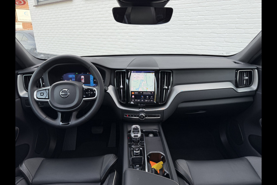Volvo XC60 2.0 T6 Plug-in hybrid AWD Plus Dark | Trekhaak | Pano | Pilost Assist | Memory