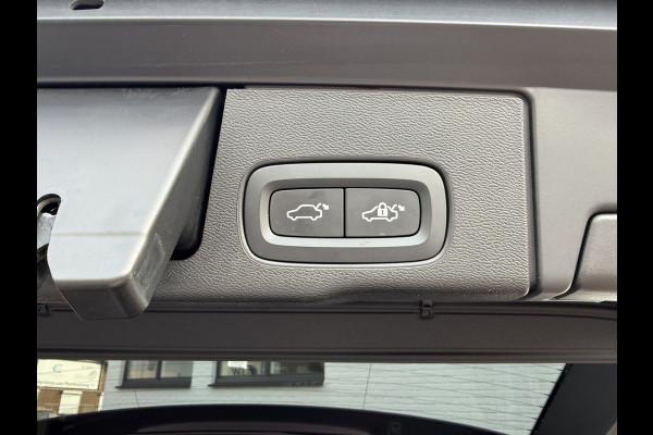 Volvo XC60 2.0 T6 Plug-in hybrid AWD Plus Dark | Trekhaak | Pano | Pilost Assist | Memory