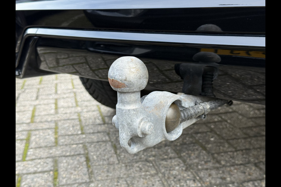 Volvo XC60 2.0 T6 Plug-in hybrid AWD Plus Dark | Trekhaak | Pano | Pilost Assist | Memory
