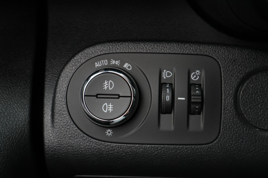 Opel Combo 1.5D L1H1 Automaat Airco, Cruise, Apple Carplay, Stuurwielverwarming, Rijstrooksensor, DAB, PDC
