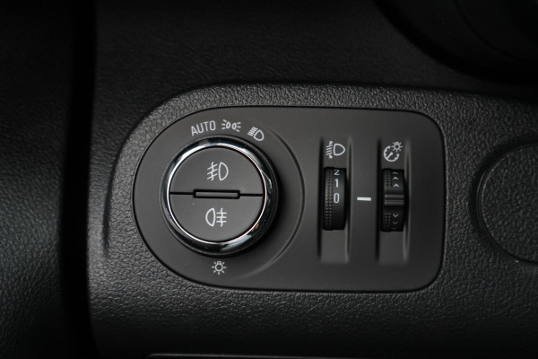 Opel Combo 1.5D L1H1 Automaat Airco, Cruise, Apple Carplay, Stuurwielverwarming, Rijstrooksensor, DAB, PDC