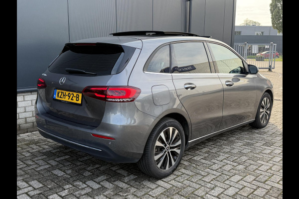 Mercedes-Benz B-Klasse 250 e 17"/Leder/Panoramadak/Matrix LED/Keyless/Stoelverwarming/Sfeerverlichting/Camera/PDC v+a/