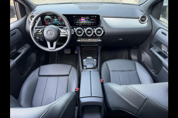 Mercedes-Benz B-Klasse 250 e 17"/Leder/Panoramadak/Matrix LED/Keyless/Stoelverwarming/Sfeerverlichting/Camera/PDC v+a/