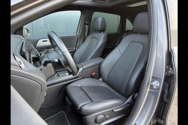 Mercedes-Benz B-Klasse 250 e 17"/Leder/Panoramadak/Matrix LED/Keyless/Stoelverwarming/Sfeerverlichting/Camera/PDC v+a/