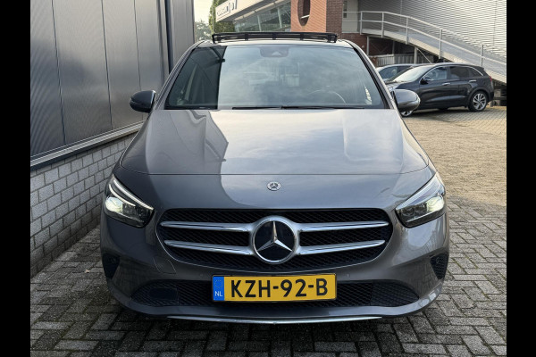 Mercedes-Benz B-Klasse 250 e 17"/Leder/Panoramadak/Matrix LED/Keyless/Stoelverwarming/Sfeerverlichting/Camera/PDC v+a/