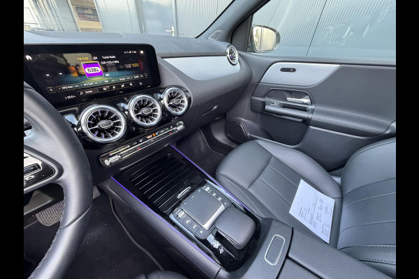 Mercedes-Benz B-Klasse 250 e 17"/Leder/Panoramadak/Matrix LED/Keyless/Stoelverwarming/Sfeerverlichting/Camera/PDC v+a/