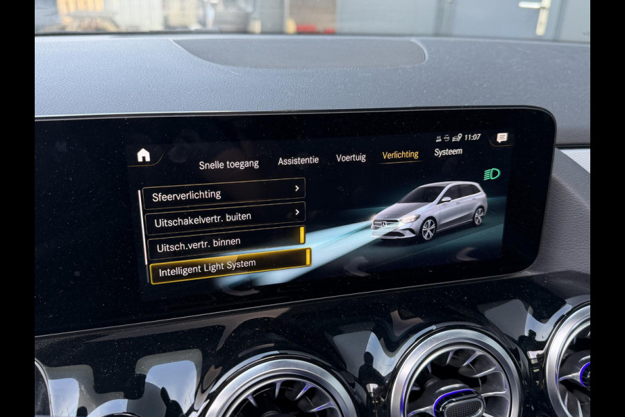 Mercedes-Benz B-Klasse 250 e 17"/Leder/Panoramadak/Matrix LED/Keyless/Stoelverwarming/Sfeerverlichting/Camera/PDC v+a/