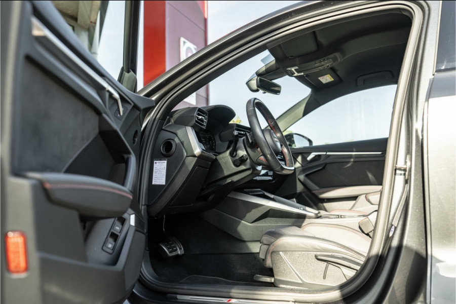 Audi A3 Sportback 45 TFSI e S edition Competition | ACC | B&O | HUD