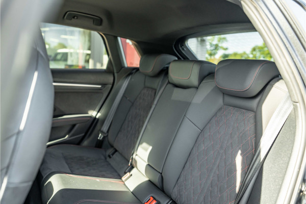 Audi A3 Sportback 45 TFSI e S edition Competition | ACC | B&O | HUD