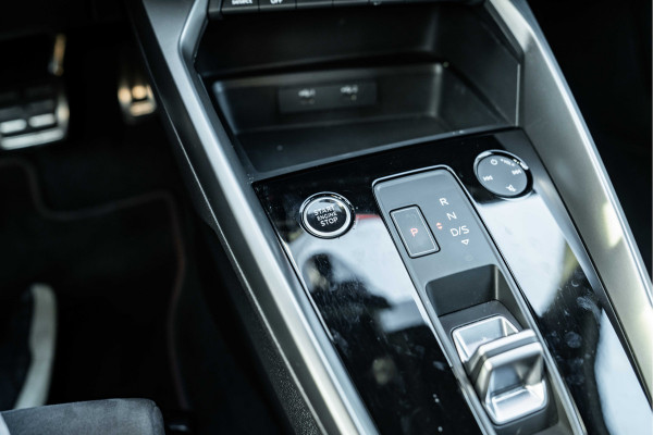 Audi A3 Sportback 45 TFSI e S edition Competition | ACC | B&O | HUD