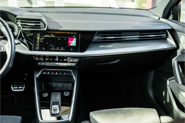 Audi A3 Sportback 45 TFSI e S edition Competition | ACC | B&O | HUD