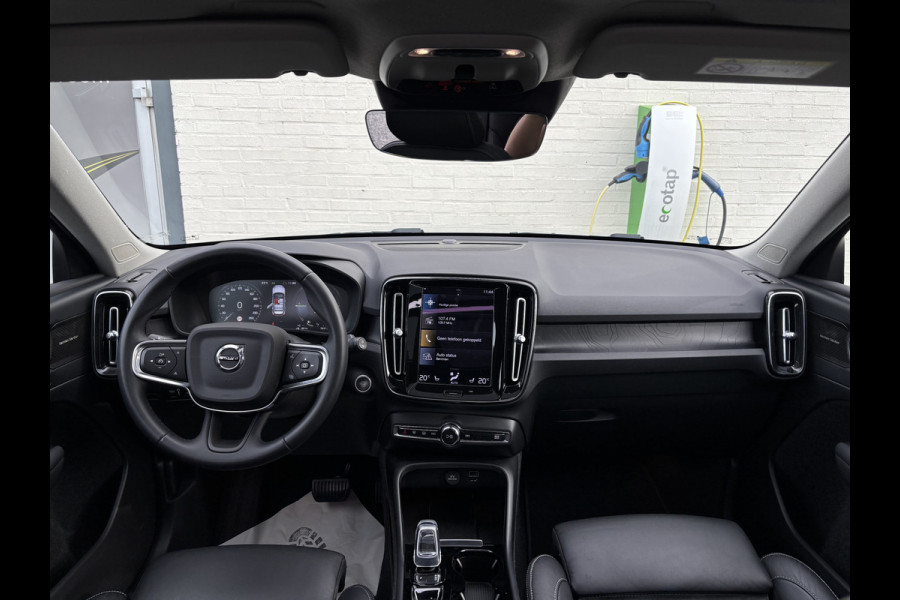Volvo XC40 1.5 T5 Plug-in hybrid Ultimate Dark | Zwenkbare trekhaak | Panoramadak | Blis | Memory | Adaptieve cruise | Leder |