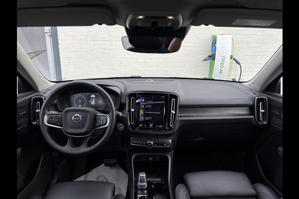 Volvo XC40 1.5 T5 Plug-in hybrid Ultimate Dark | Zwenkbare trekhaak | Panoramadak | Blis | Memory | Adaptieve cruise | Leder |